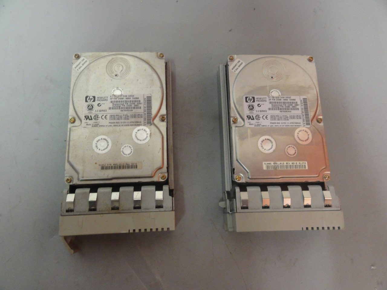 HP D4289A-60002 3.5 Series 9.1 GB SCSI Hard Drive (Lot of 2)