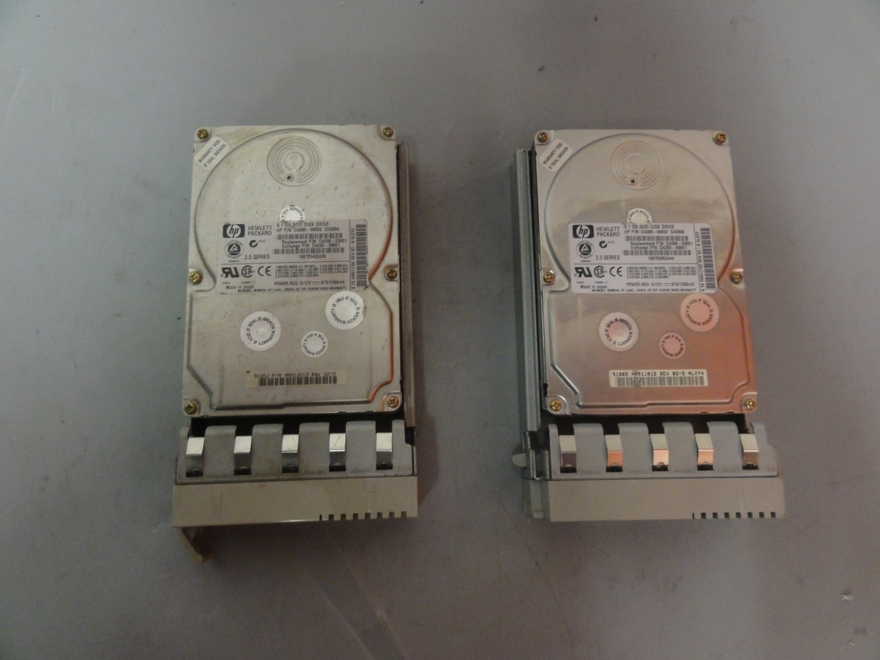 HP D4289A-60002 3.5 Series 9.1 GB SCSI Hard Drive (Lot of 2)