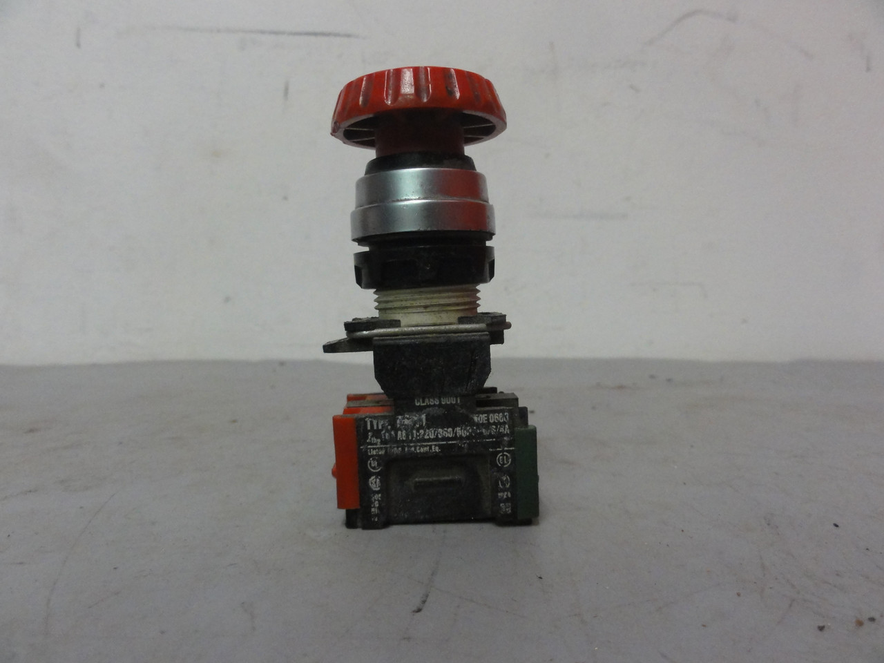 Square D Class 9001 Type GA01 Red Push Twist Button