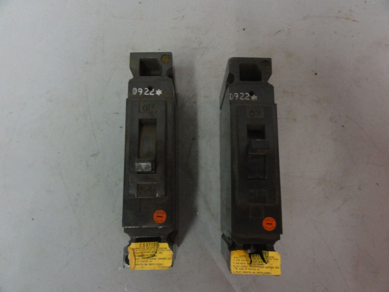 GE TED113020 Circuit Breaker 277VAC 20A 125VDC 1 Pole (Lot of 2)