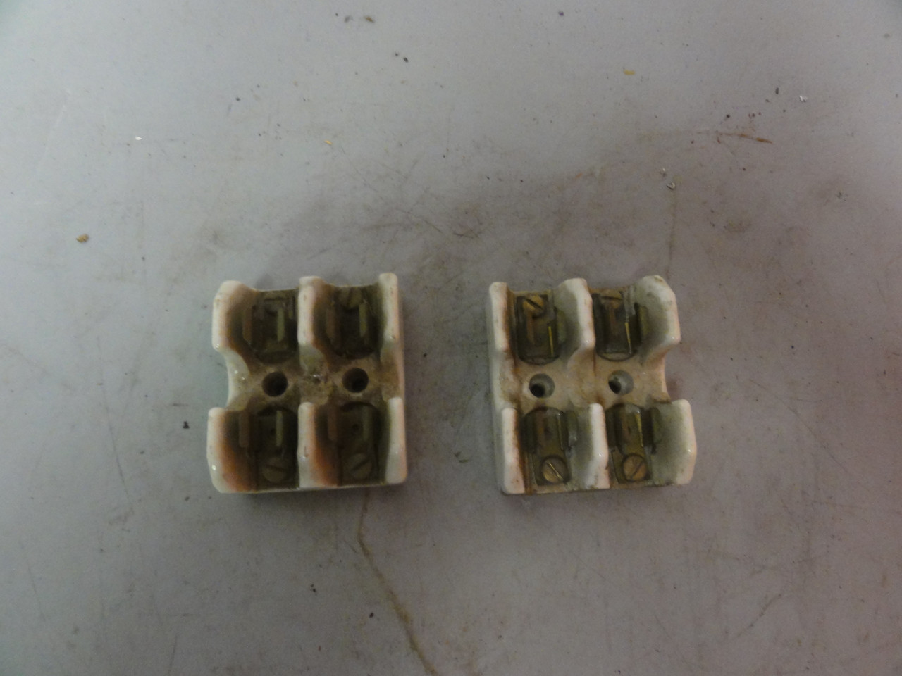 Buss 2604 Ceramic Fuse Block Holder 30A 250V (Lot of 2)