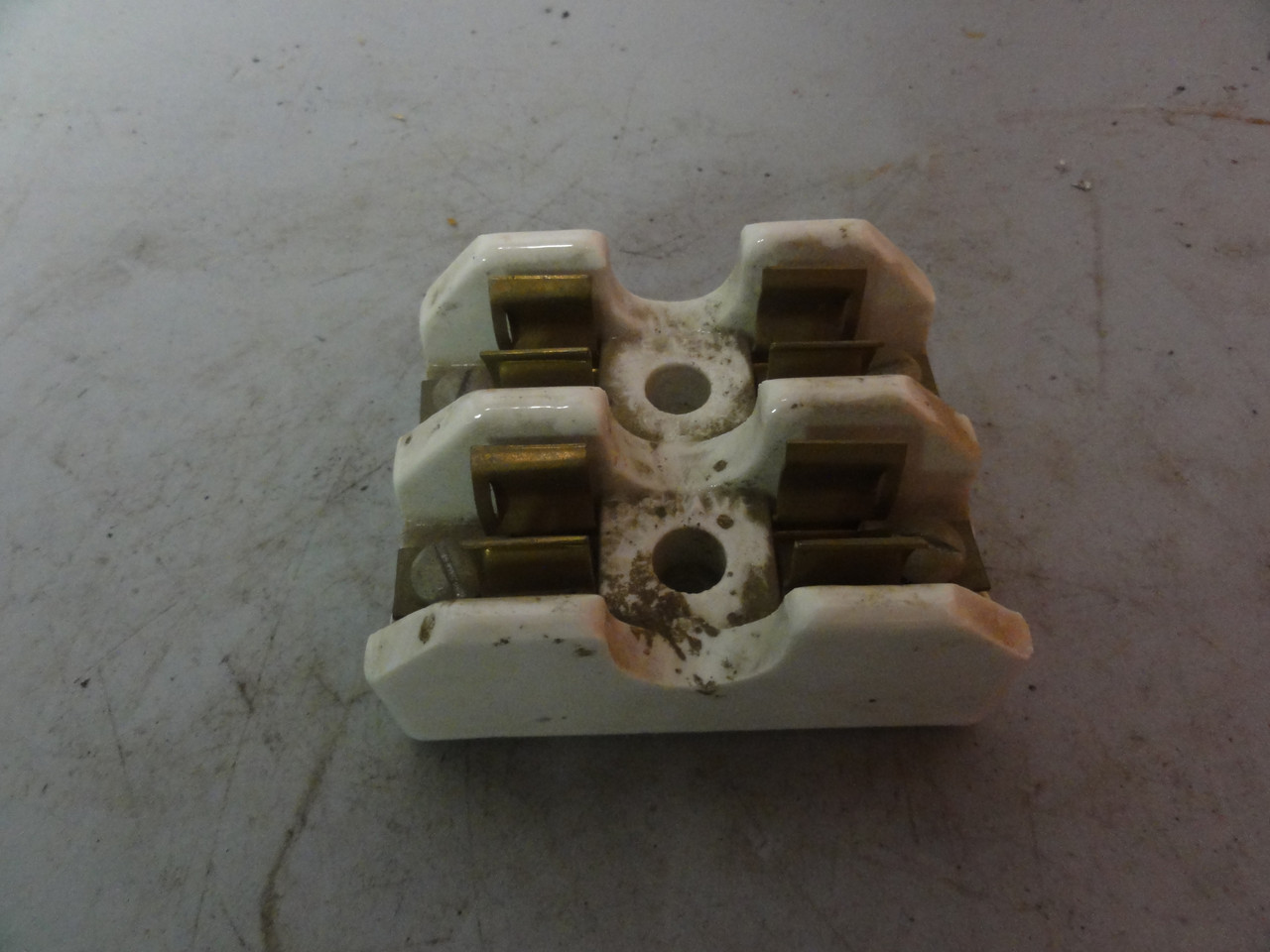 Buss 2965-30 Ceramic Fuse Holder 600v 30A