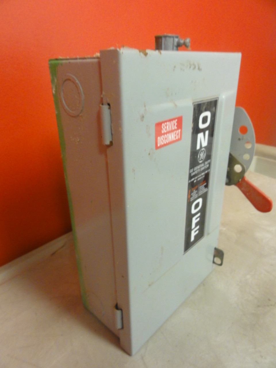 GE Cat# TG4321 Model 8 Safety Disconnect Switch, 30A, 240Vac / 250Vdc, 7.5HP