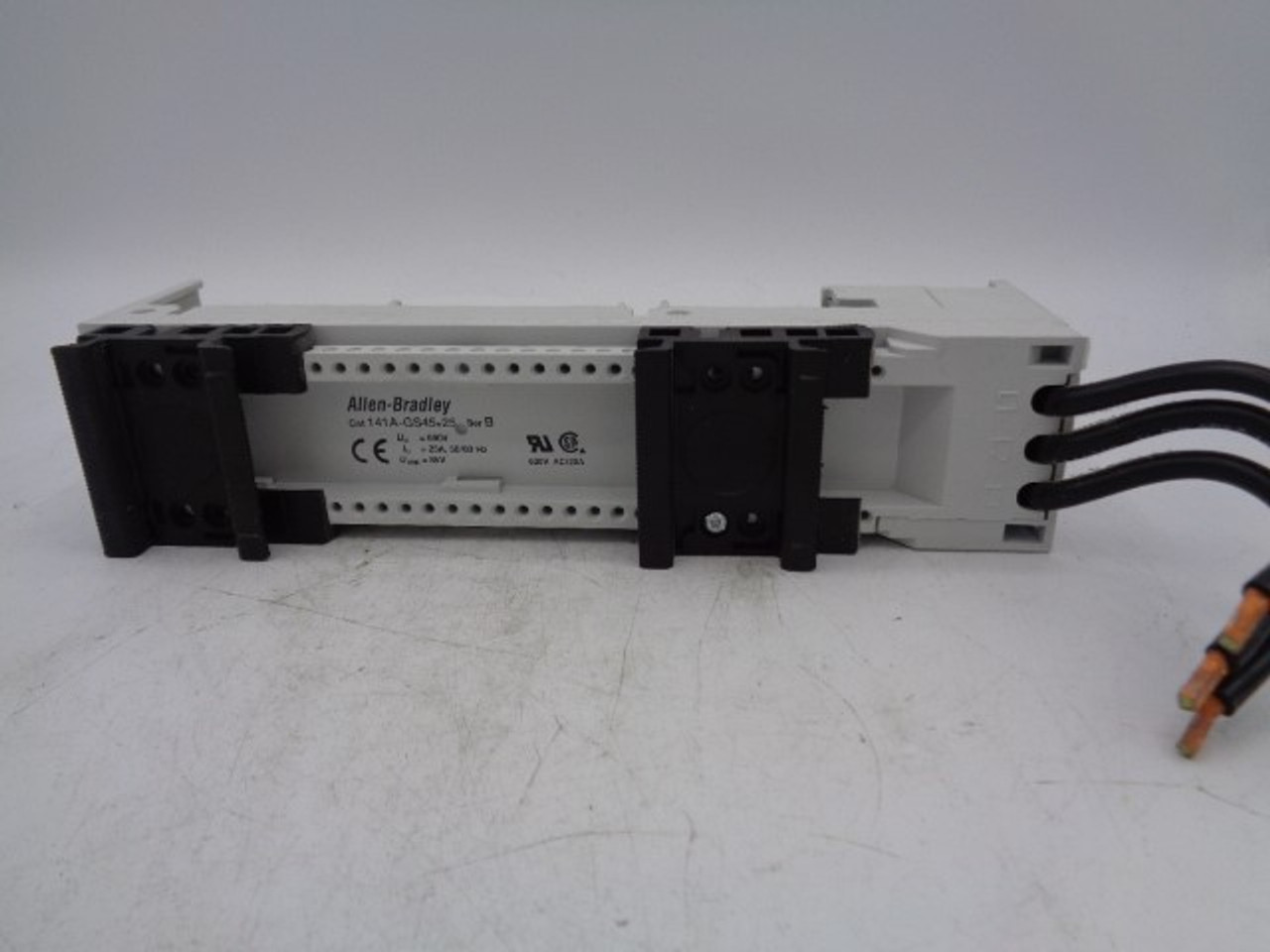 Allen Bradley Cat 141A-GS45*25 Series B Busbar Module