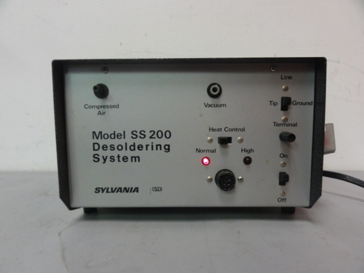 Sylvania Model SS200 Desoldering System