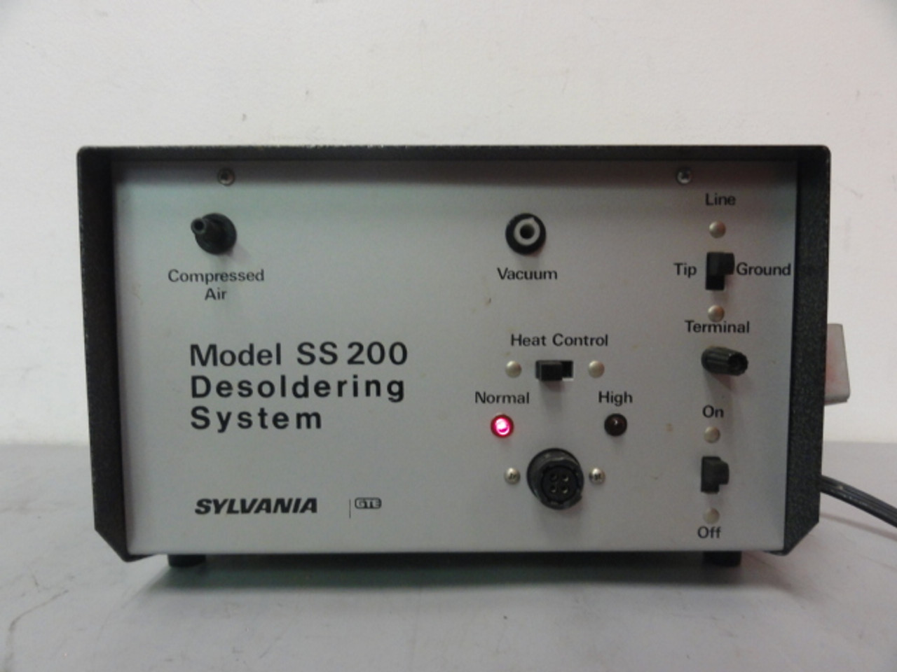 Sylvania Model SS200 Desoldering System