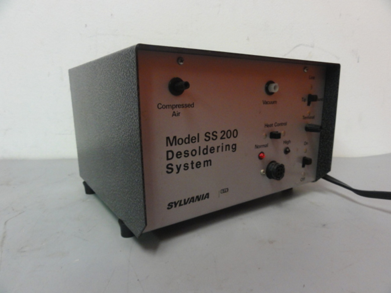 Sylvania Model SS200 Desoldering System