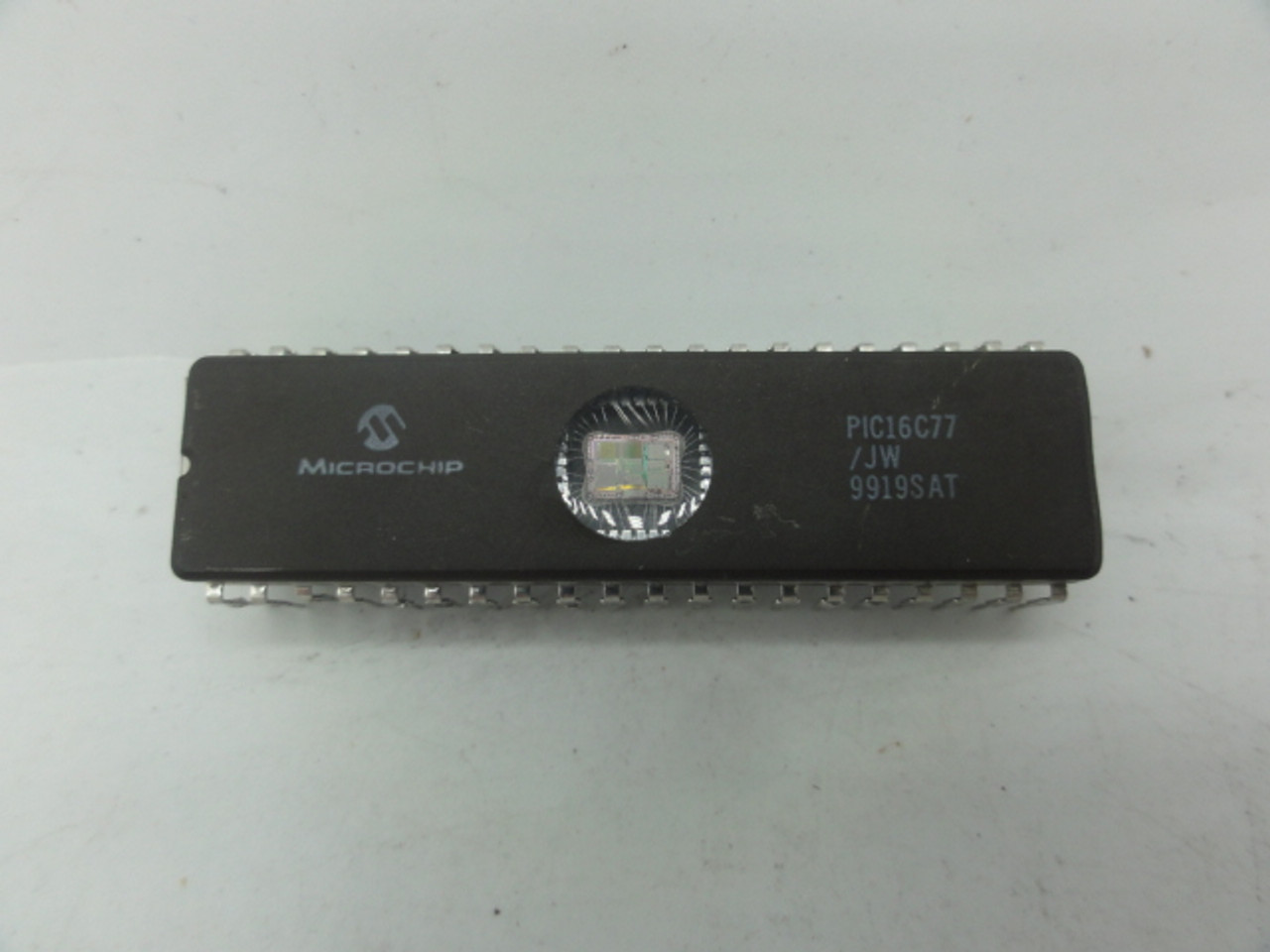 Microchip PIC16C77/JW Microcontroller EPROM DIP40