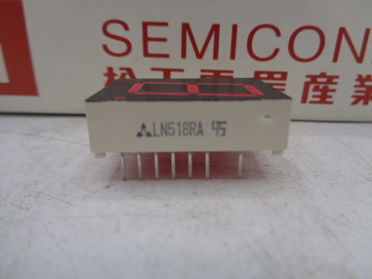 (40) National Semiconductor LN518RA Red One-Digit LED Display