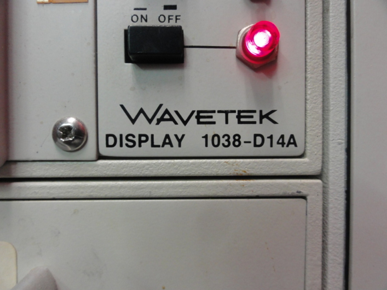 Wavetek 1038-D14A Newtwork Analyzer w/ OPT 03/04 -*For Parts*