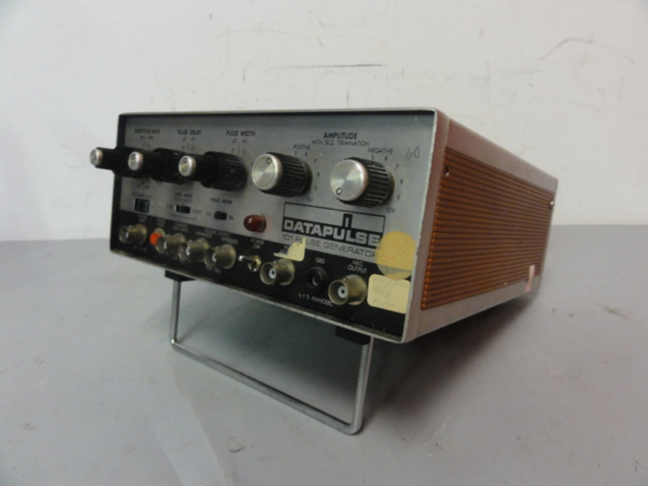 Datapulse Inc. 37000-424 101 Pulse Generator - *For Parts*