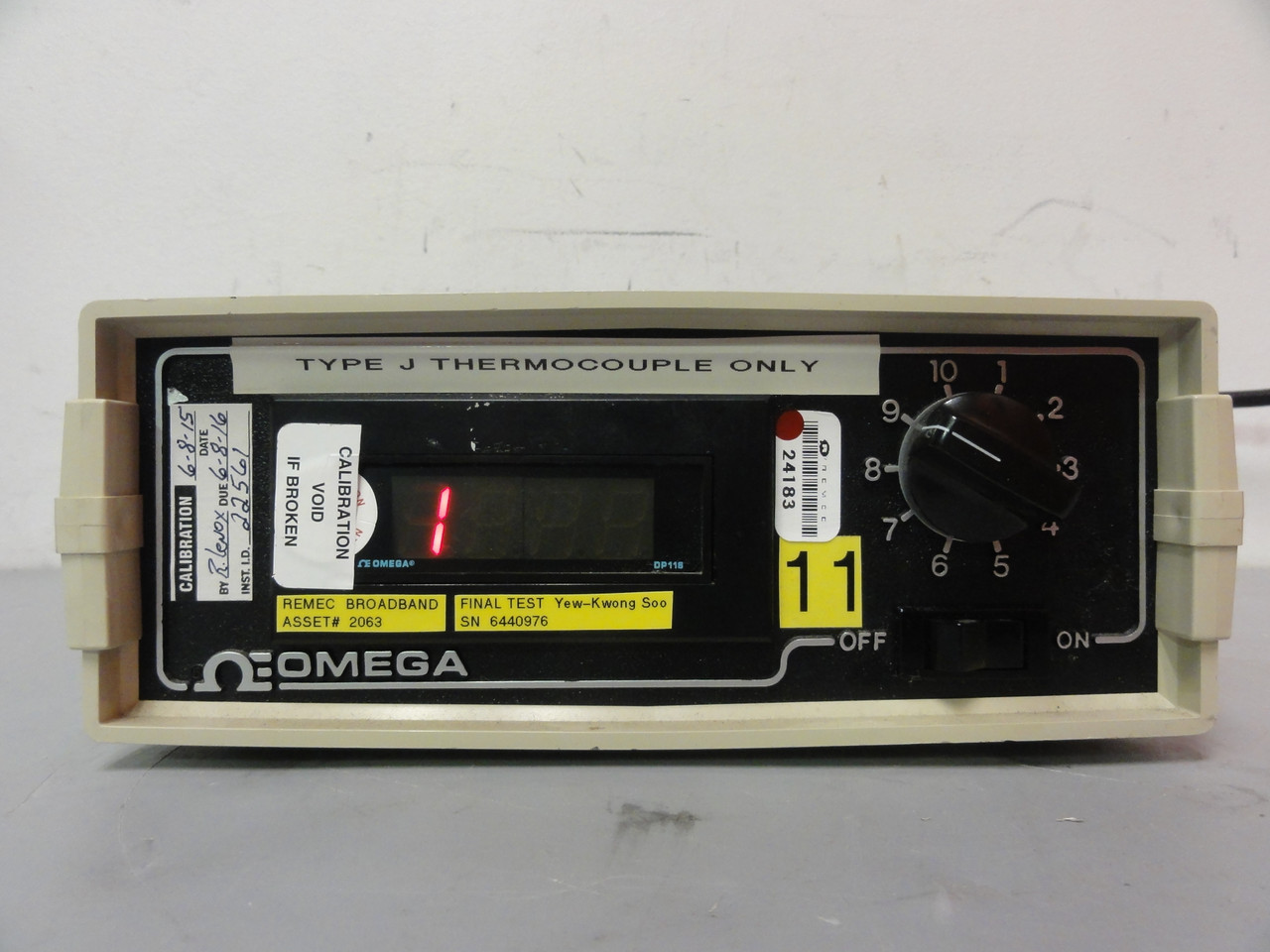 Omega Engineering Inc. Model DP116 Thermocouple Thermometer