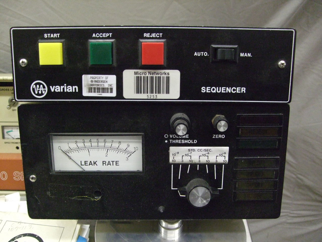 Varian 93670 SP Leak Detector w/ Controls, P.S., 400 Oscillator