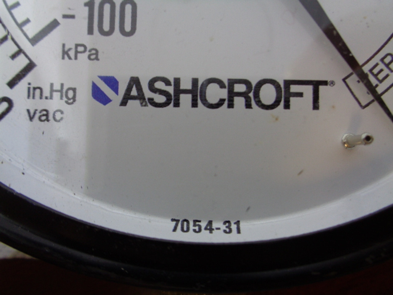 Ashcroft 7054.31 Gage, 30-Zero in. Hg vac, -100-Zero kPa