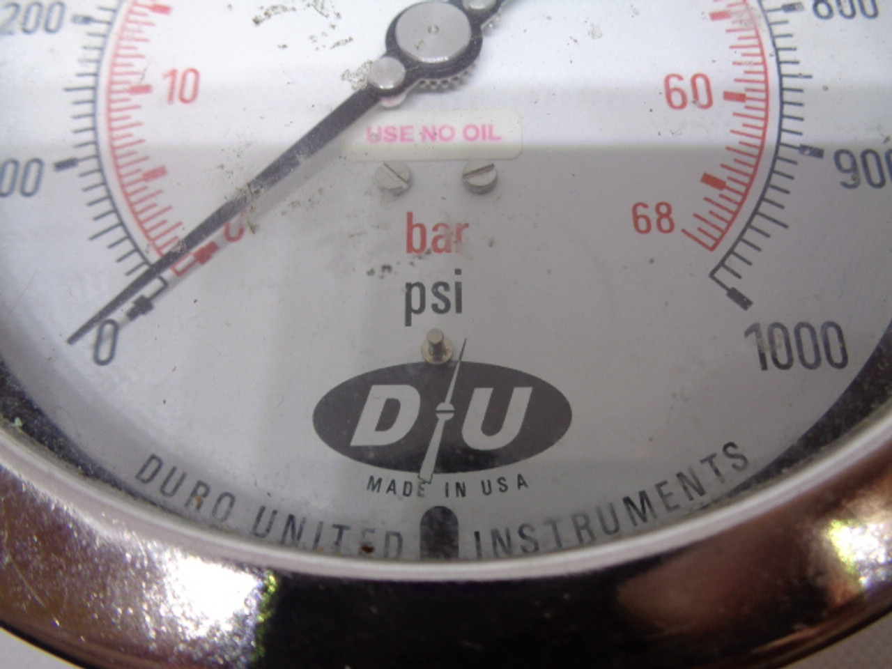 Duro United Instruments Pressure Gage, 0-68 bar, 0-1000 psi