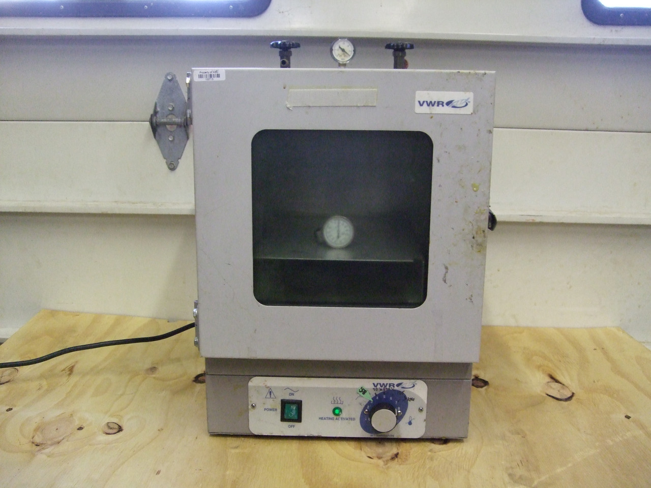 VWR Scientific Model 1400E Vacuum Oven