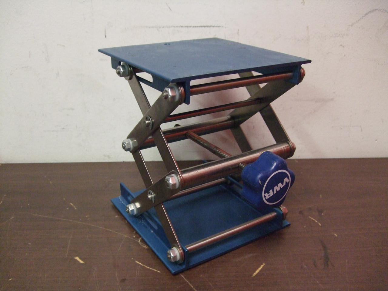 VWR 6" x 6" Aluminum Lab Jack