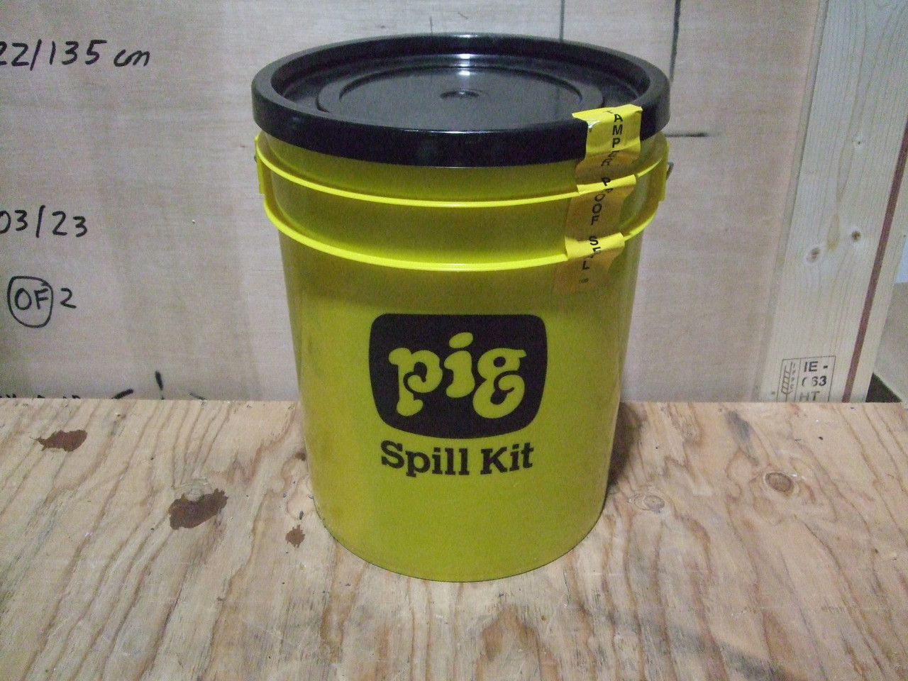 Pig Spill Kit/Station, Bucket, Universal, 3.5 gal - KIT2200