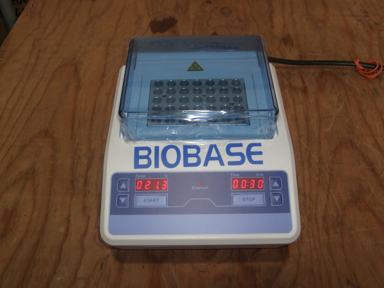 Biobase DBI-I Dry Bath Incubator - European 250 V Power Cord