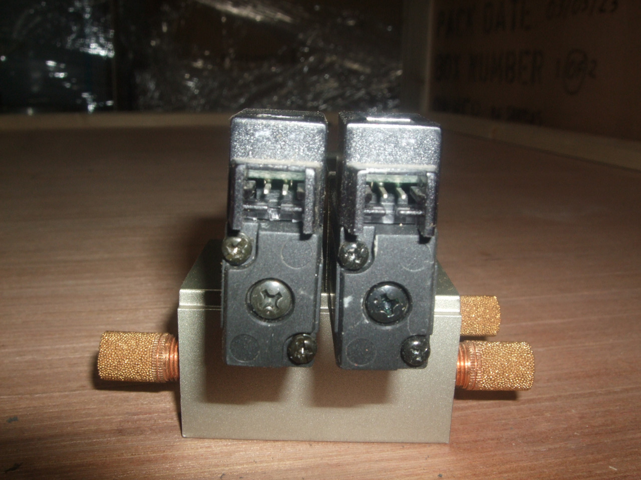 SMC VZ2150 Manifold Block w/ (2) Solenoid Valves