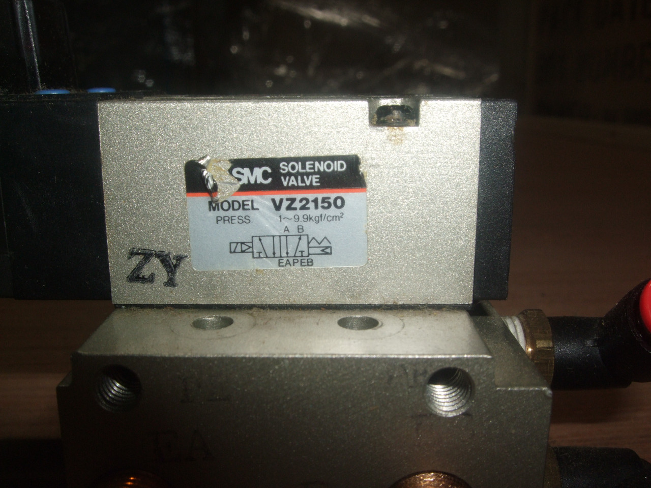 SMC VZ2150 Manifold Block w/ (2) Solenoid Valves