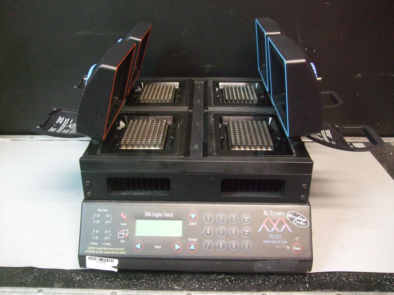 MJ Research PTC-225 Peltier Thermal Cycler