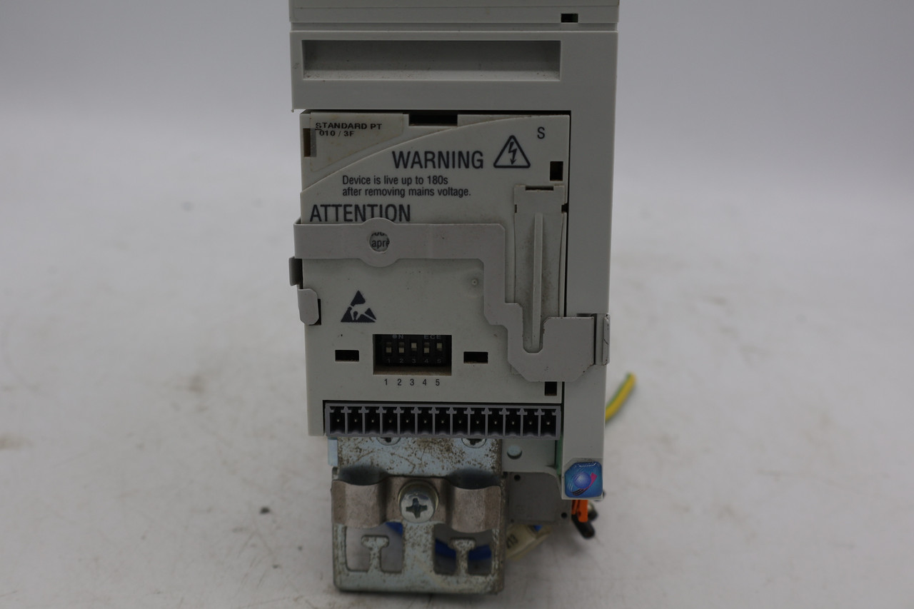 Lenze E82EV551_4C Frequency Inverter