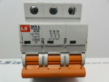 NEW Case of 4 LSis BKN-b D40A Miniature Circuit Breakers, 240VAC, Type D 3-Pole