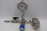 Parker Veriflo SQMICRO303PFSFFF Low Pressure Regulator W/ IR4002SK6259 Pressure Regulator GAUGE IS CRACKED