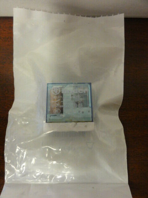 NEW Finder 40.31.7.024.0000 PCB/Plug-In Relay, 12A, 250V