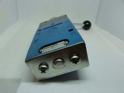 Wabco #002-1888 Manual Handle Valve