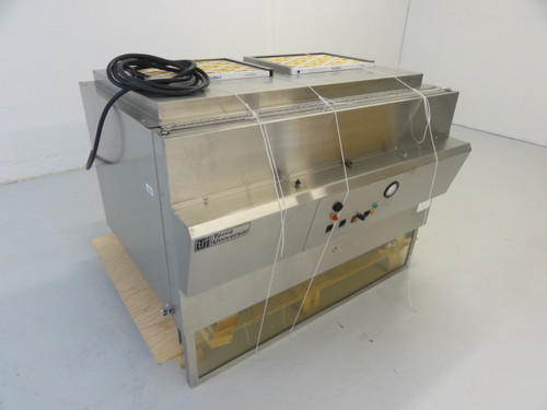 Terra Universal S.S. 2001-00-1 Laminar Flow Station