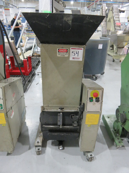 Conair CR-614 Granulator w/ Baldor 3.7-kW Motor