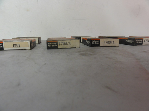 Federal Mogul 470074 Oil Seals (Lot of 9) New (Open Box)