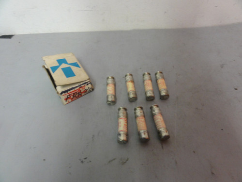 Gould Shawmut TR 2-1/2R Tri-onic Time Delay Fuses (Lot of 7) New (Open Box)