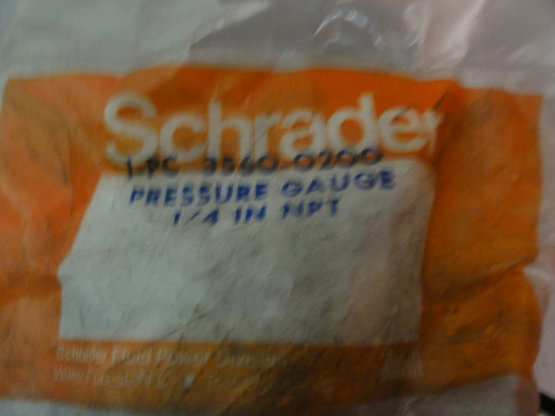 Schrader Bellows Dial Indicating Pressure Gauge 3560-0200 Pressure Gauge 1/4 IN NPT- Brand New
