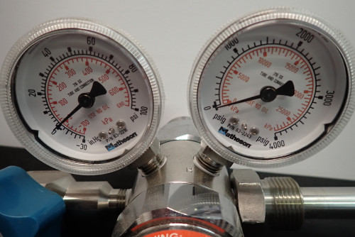 Matheson M3813A-580-2U Gas Pressure Regulator