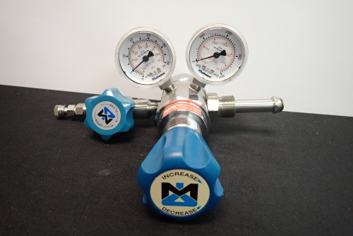 Matheson M3813A-580-2U Gas Pressure Regulator