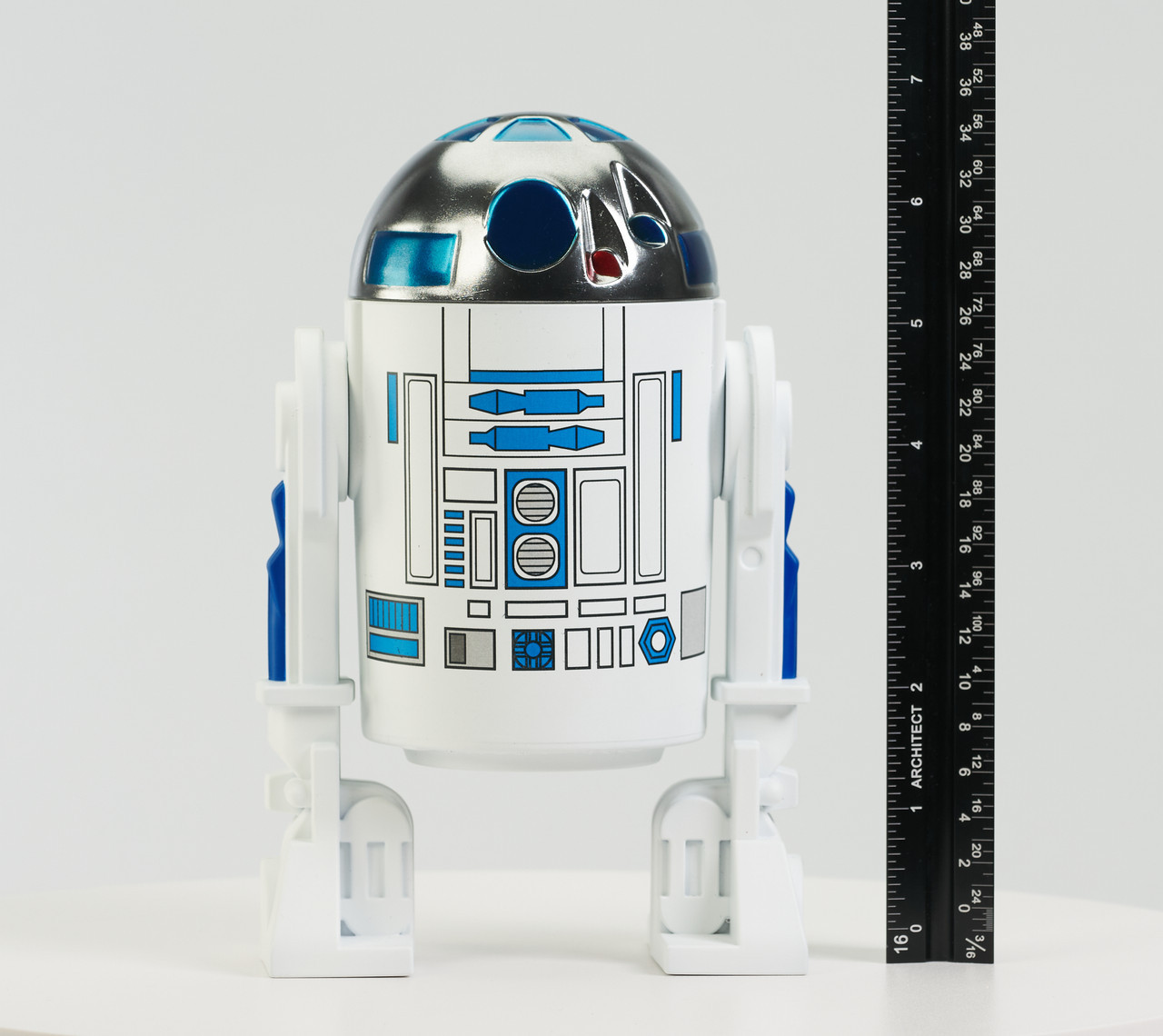 Star Wars™ - R2-D2™ (Droid Factory) Jumbo Figure - 2023 Convention  Exclusive - Display