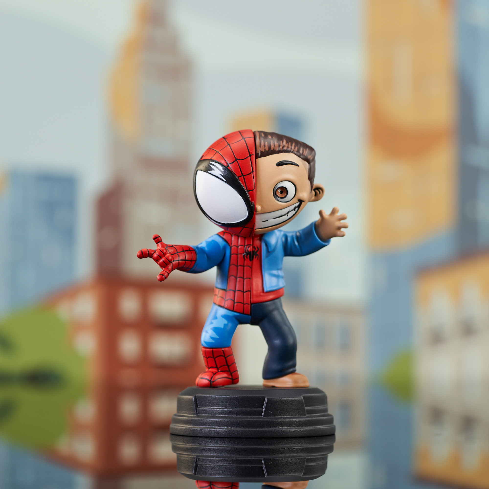 Marvel - Peter Parker Animated Style Statue