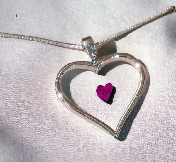 Large Stainless Steel open Heart necklace
On your choice of 18,20 or 24 inch Stainless Steel Loop chain
I
Pendant is approx 3 inches