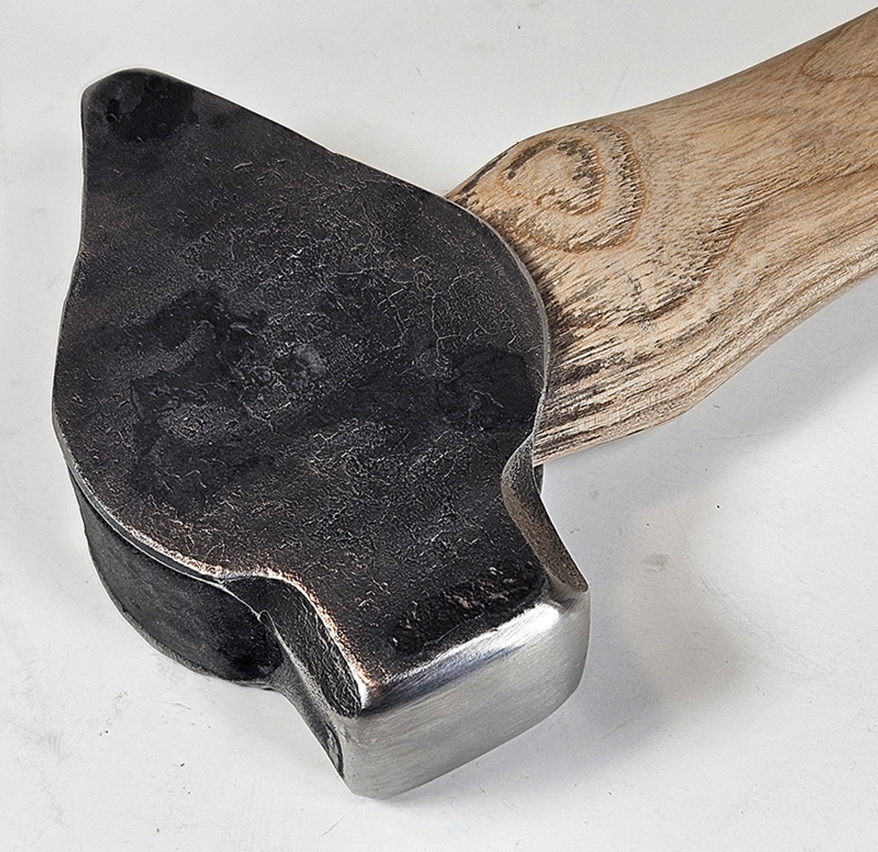 Hand-forged Lilie Hammer - Cross Pein / Flat Round Flair