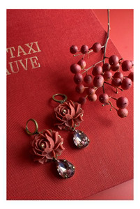 Queen Lily Earrings Queen Lily Earrings