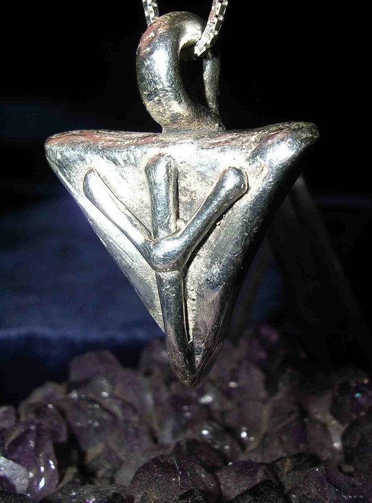Elhaz  Rune  Pendant ~ Justice, Victory & Success are Yours