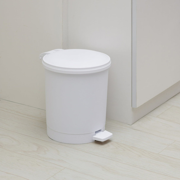 1.5 Gallon Round White Plastic Indoor Step Trash Can for Bathroom