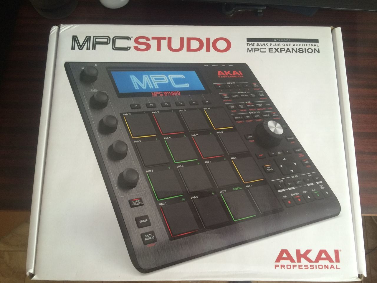 AKAI PROFESSIONAL MPC STUDIO BLACK Backlit RGB Midi USB Pad