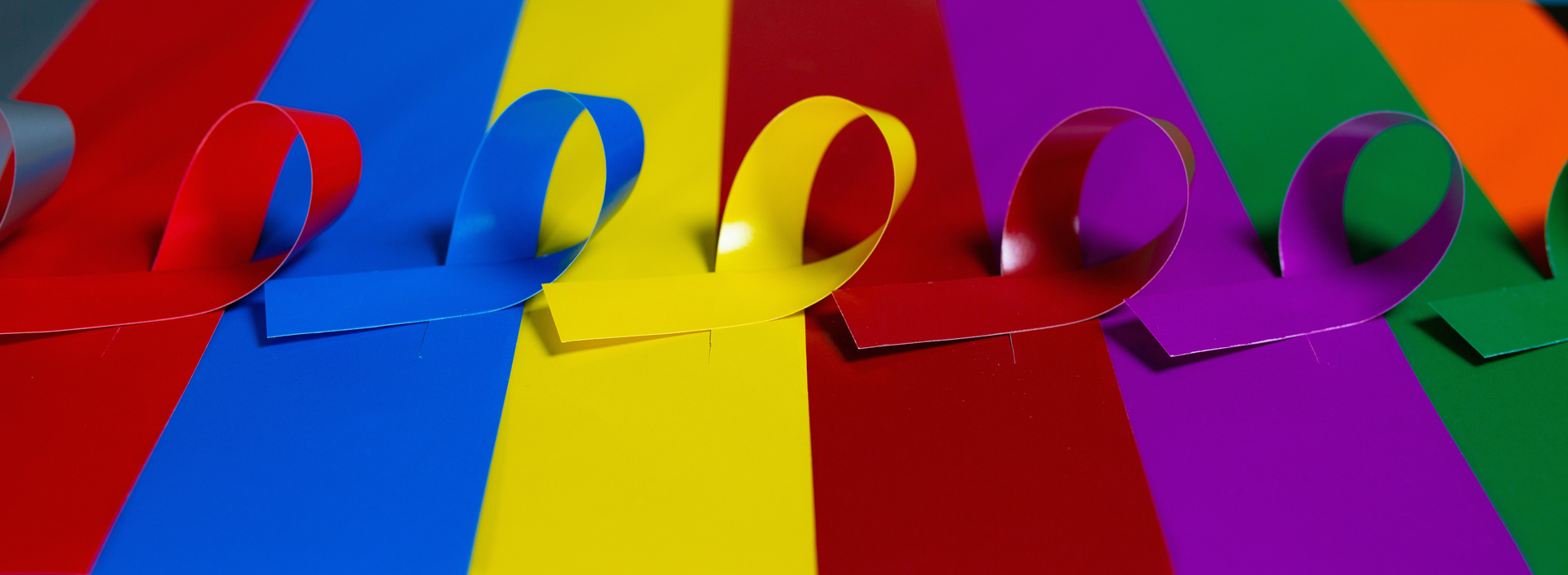 Cast vs. Calendered: A Guide to Different Types of Pinstripe Vinyl