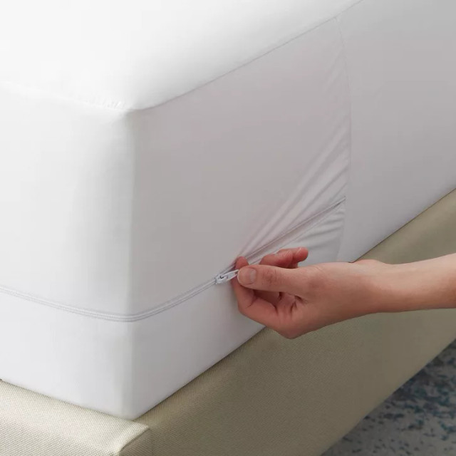 Linenspa Essentials ZipTight Encasement Mattress Protector