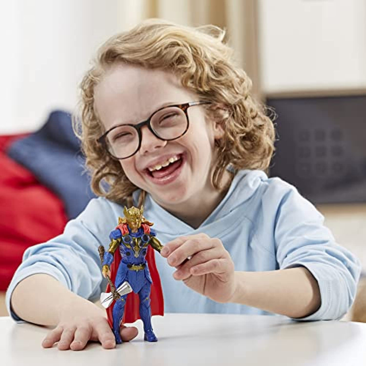 Marvel Studios' Thor: Love and Thunder Thor Toy, 6-Inch-Scale Deluxe Action  Figure with Action