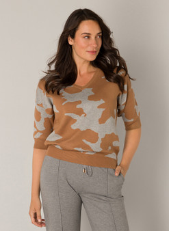 Yest V-Neck Short Sleeve Abstract Print Sweater in Camel/Gray 